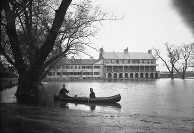 Saint John River, fredericton, Officer square