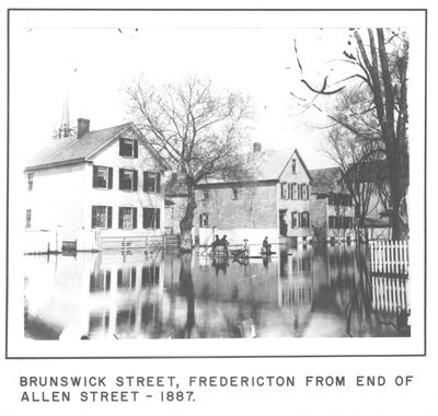 Rue Brunswick, Fredericton, vue de l'extrémité de la rue Allen