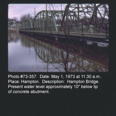 Niveau d'eau 10 po sous la culée du pont