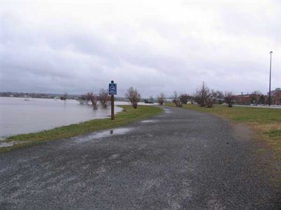 Vue vers l’aval du fleuve Saint-Jean