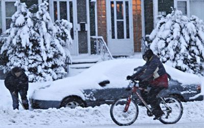 Des résidents de Moncton affrontent la tempête, 2 janvier