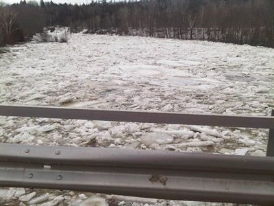 Embâcle sur la rivière Nashwaak